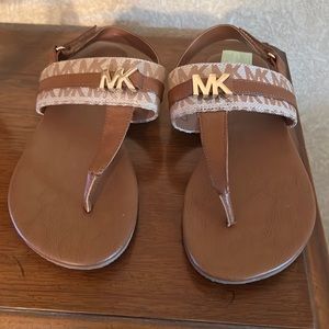 Michael Kor kids sandels- size 2- NEW